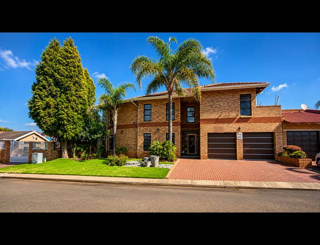 5 BEDROOM HOUSE FOR SALE IN LENASIA